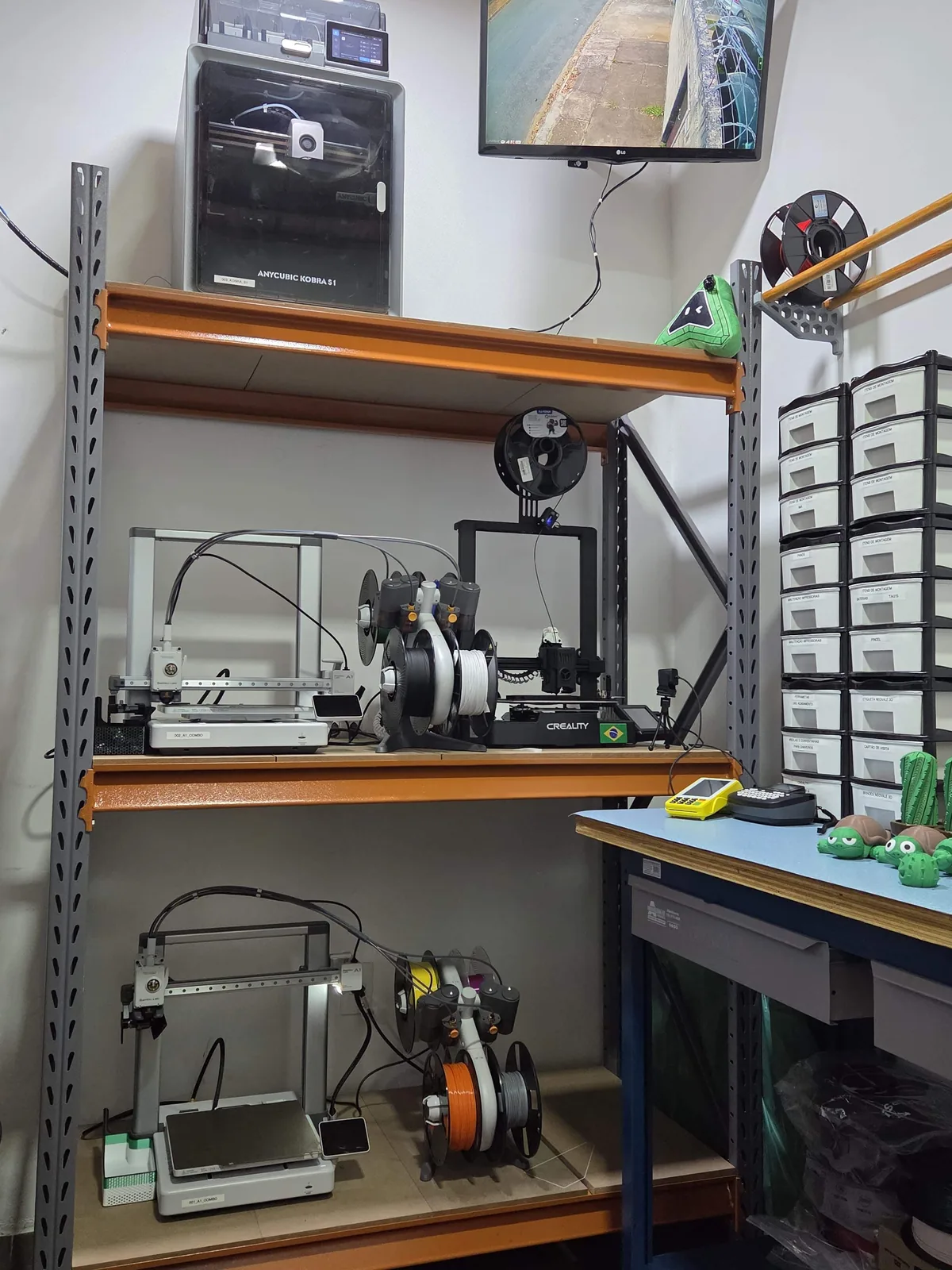 Máquinas de impressão 3D da NeoVale em operação